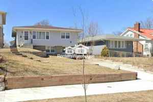 featured image of 26 15th Ave N