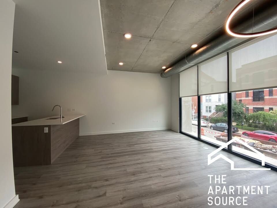 1118 W Patterson Ave #302 - Photo 3 of 18