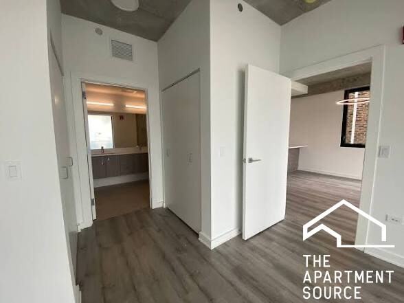 1118 W Patterson Ave #302 - Photo 7 of 18