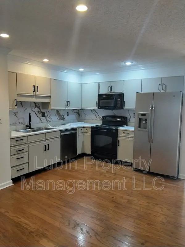 72 N Mclean Blvd - Photo 5 of 11