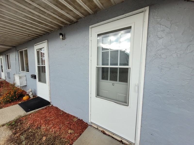 1914 Division St - Photo 2 of 9