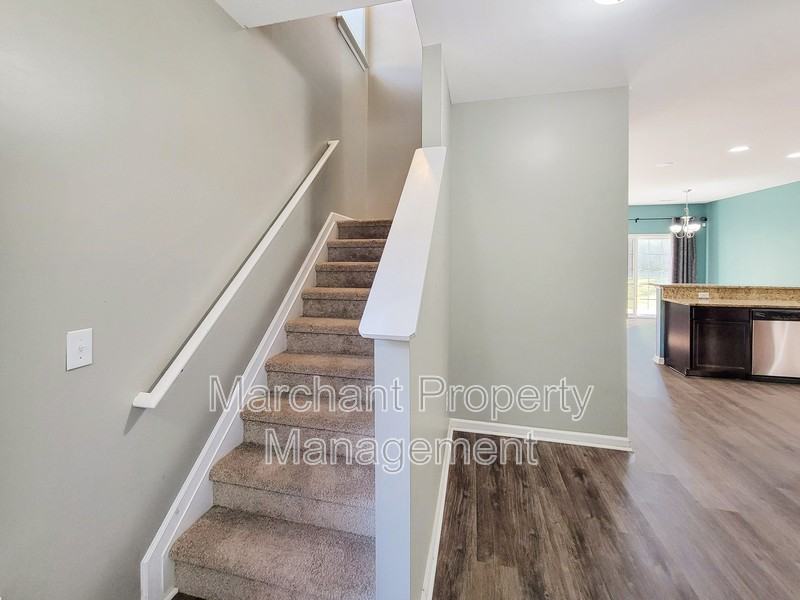 4 Wisner Ct - Photo 4 of 38