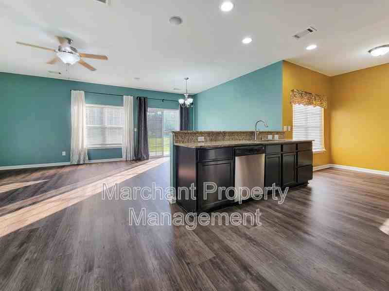 4 Wisner Ct - Photo 6 of 38