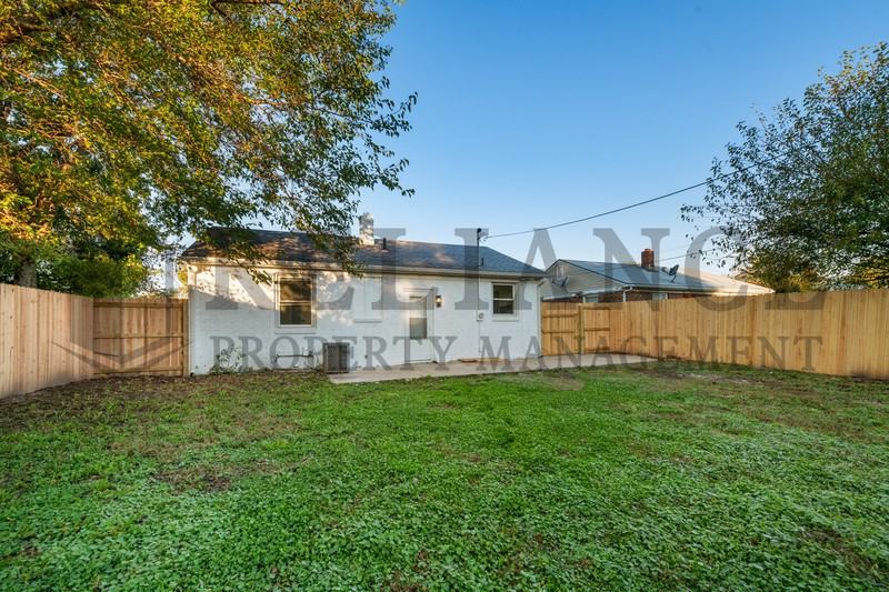 2548 N Somerset Ave - Photo 4 of 24
