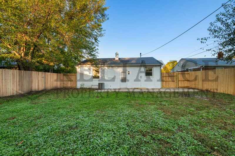 2548 N Somerset Ave - Photo 5 of 24