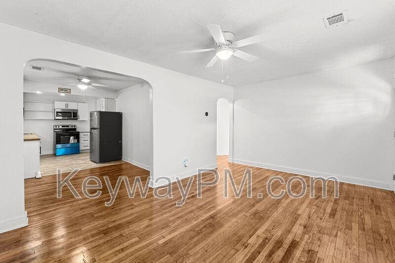 2014 Lanier Dr - Photo 5 of 10