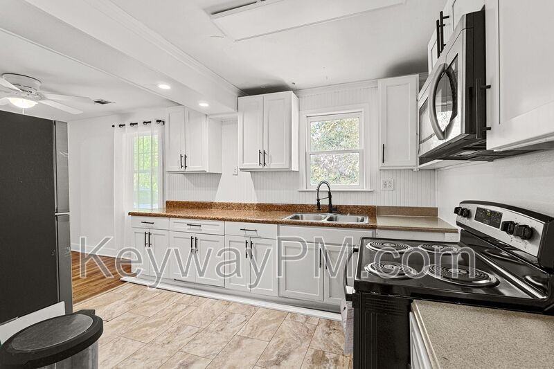 2014 Lanier Dr - Photo 6 of 10