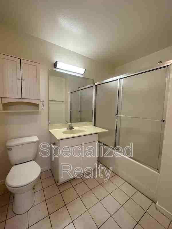 1814 North Kingsley Drive #1B - Photo 7 of 11