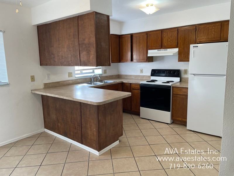 1324 Anita Street - Photo 4 of 11