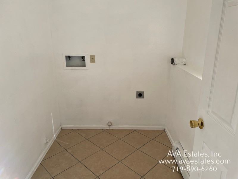 1324 Anita Street - Photo 6 of 11