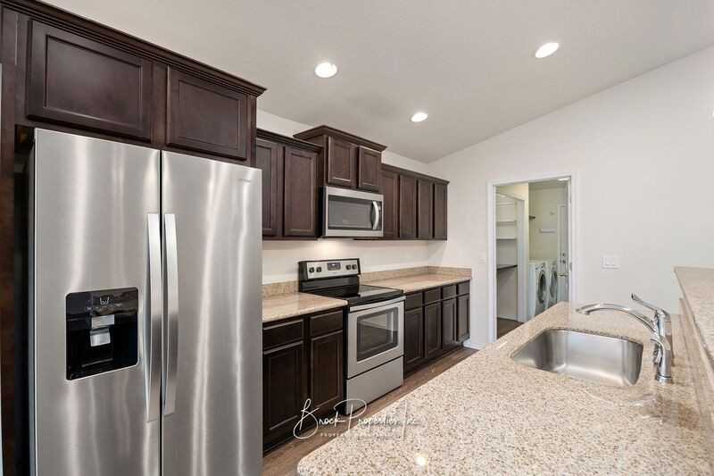 5515 Peach Dr - Photo 7 of 44