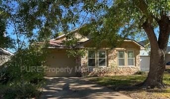 featured image of 16912 Village Oak Loop