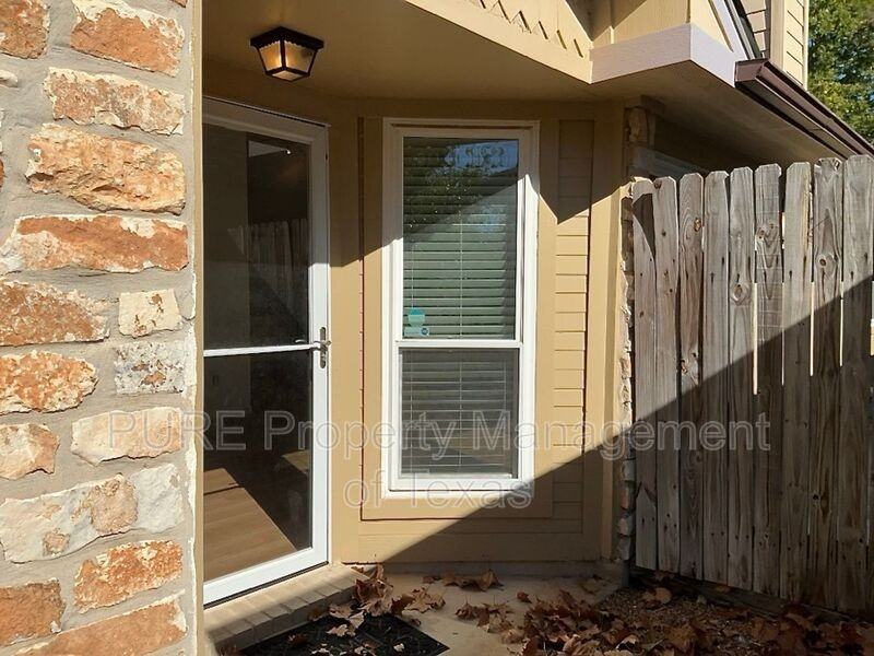 16912 Village Oak Loop - Photo 2 of 16