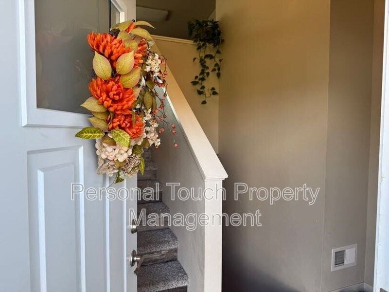 1071 Barnes Drive West - Photo 2 of 15