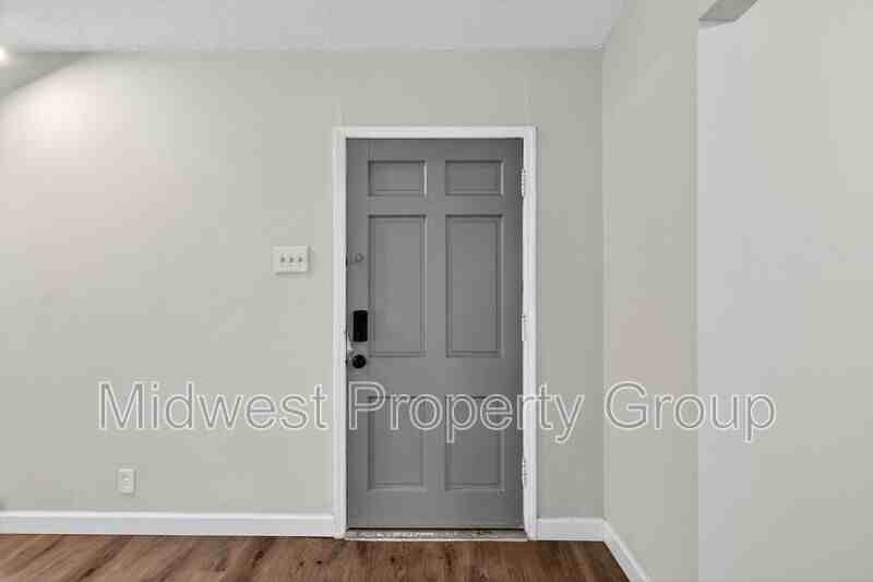 7348 Lynn Ave - Photo 2 of 24