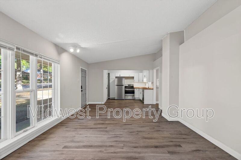 7348 Lynn Ave - Photo 4 of 24