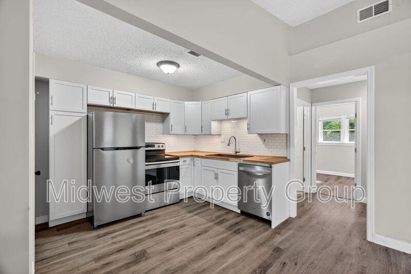 7348 Lynn Ave - Photo 7 of 24