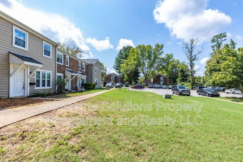 2004 Granville Road - Photo 2 of 39