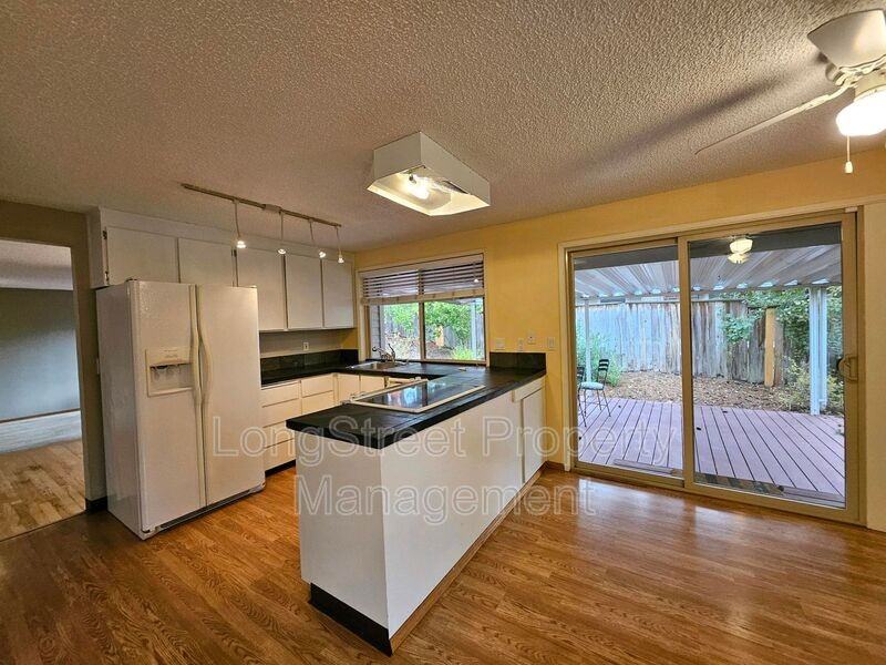 5510 Nw Innisbrook Pl - Photo 2 of 38