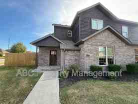 3101 Sw Warberry Ave - Photo 1 of 1