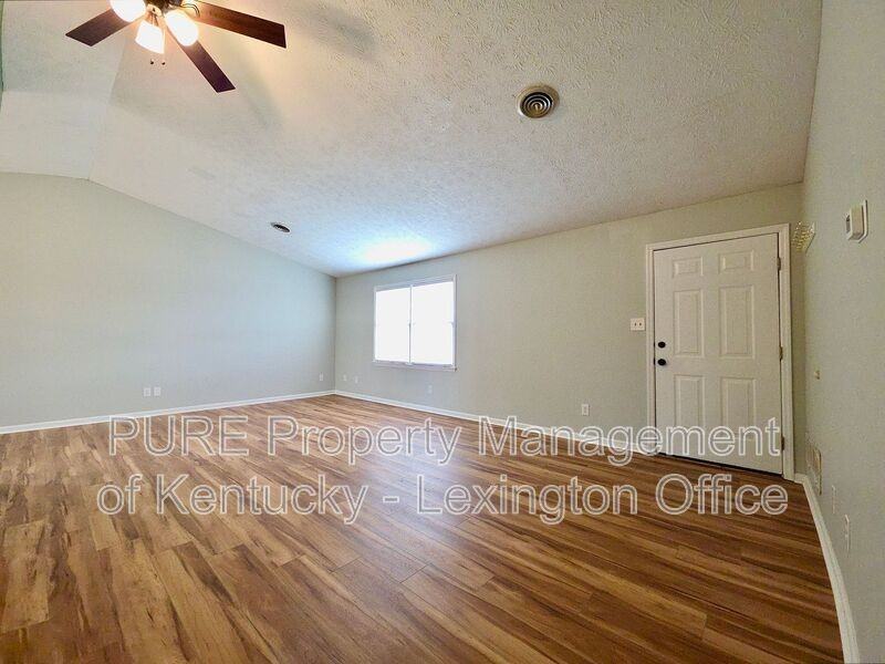 305 Williamsburg Dr - Photo 4 of 23