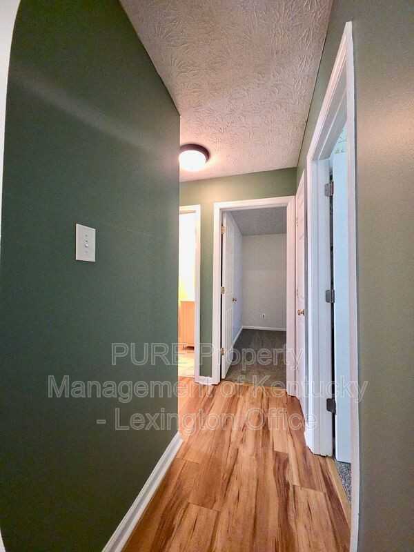 305 Williamsburg Dr - Photo 7 of 23