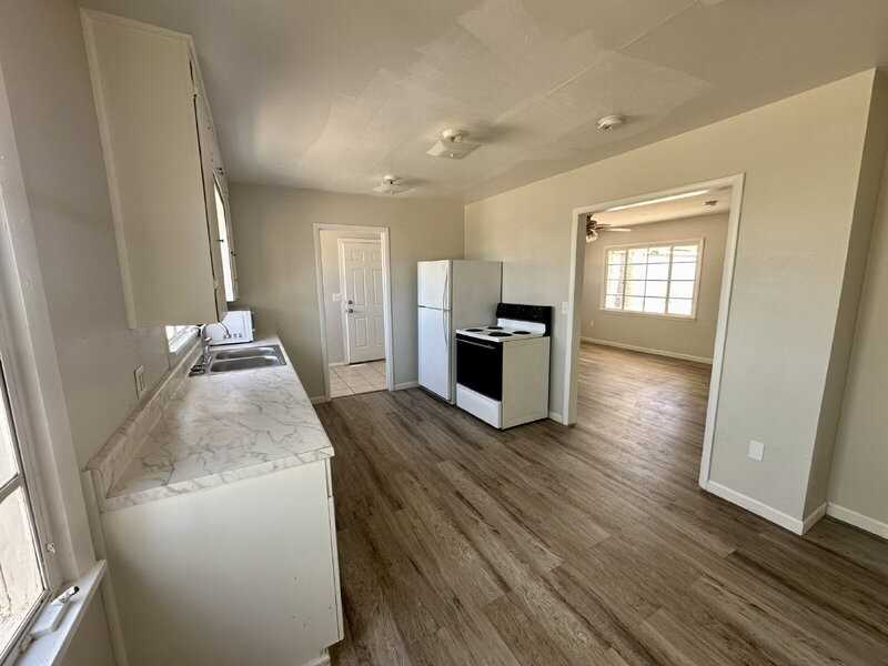 544 N 7th Pl - Photo 5 of 10