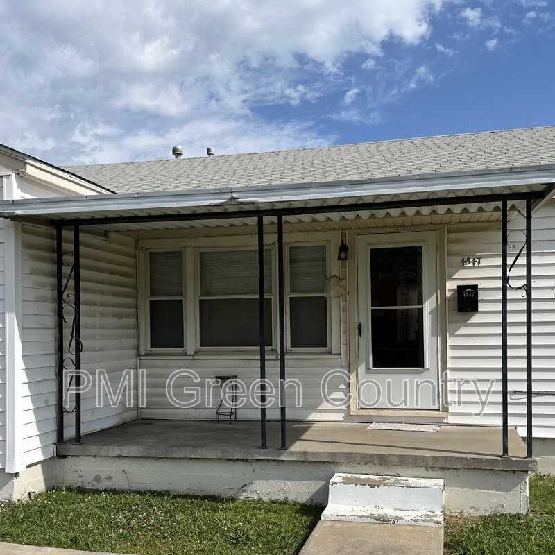 4547 E Young Ct - Photo 4 of 16