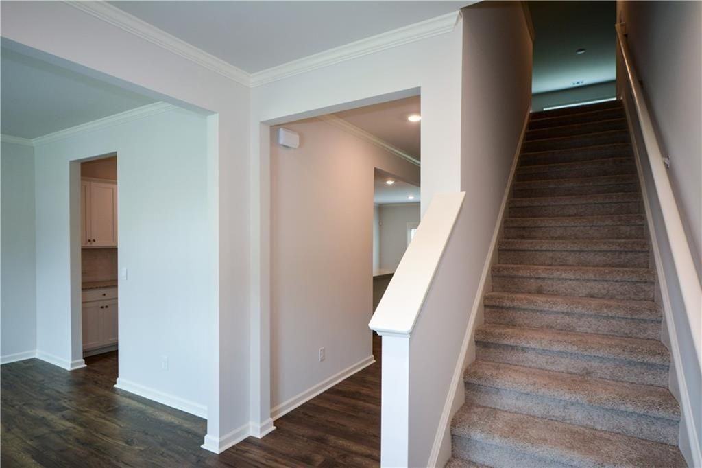 331 Belmont Dr Se - Photo 3 of 49