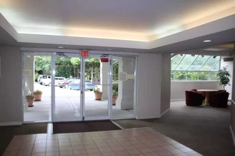 5400 200 St #312 - Photo 4 of 6