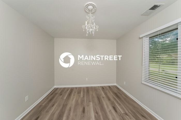 2064 Edenwood Dr - Photo 3 of 16