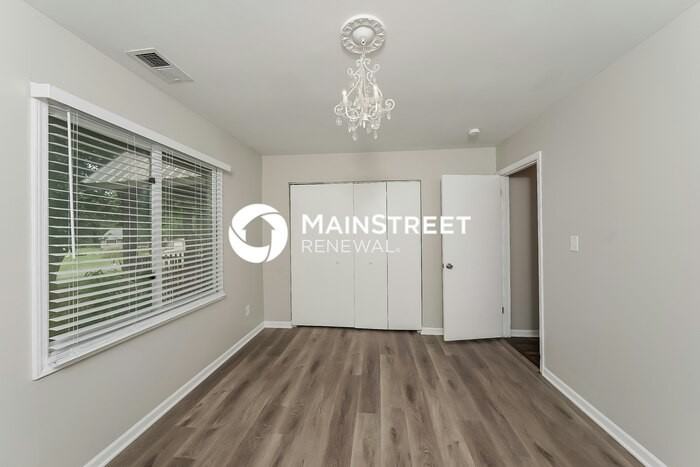 2064 Edenwood Dr - Photo 4 of 16