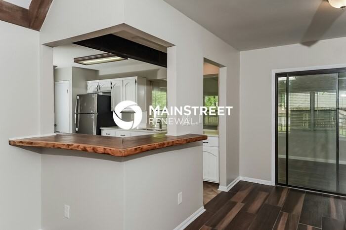 2064 Edenwood Dr - Photo 5 of 16