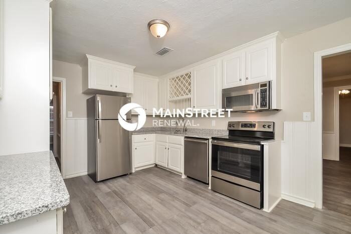 808 22nd Street - Photo 7 of 16