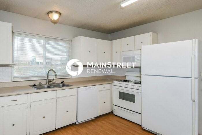 1716 Springhill Dr - Photo 5 of 16