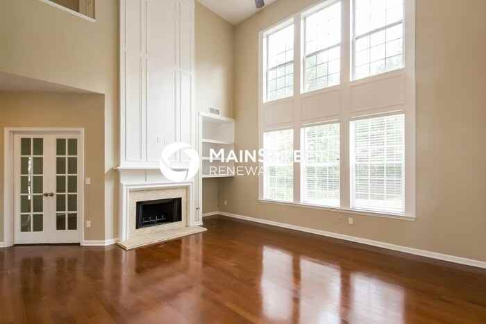 3180 Elmendorf Drive Northwest - Photo 2 of 15