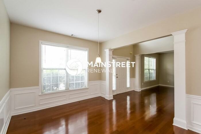 3180 Elmendorf Drive Northwest - Photo 5 of 15