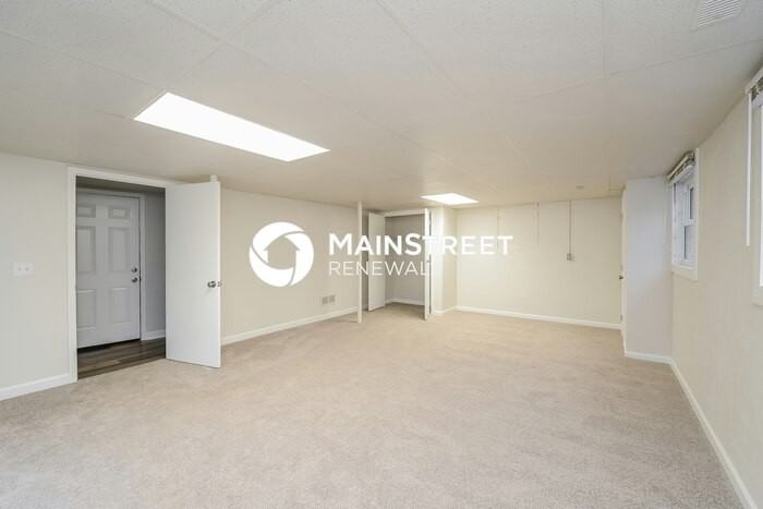 338 Lori Lane - Photo 7 of 17