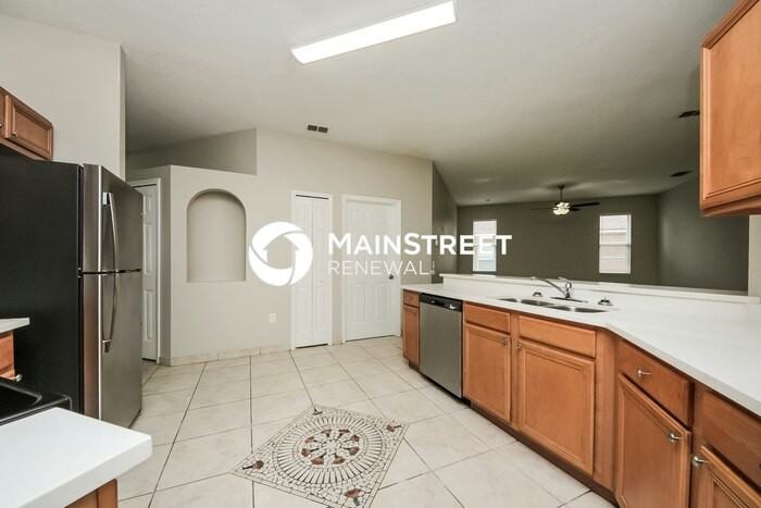 710 Paris Drive - Photo 6 of 16