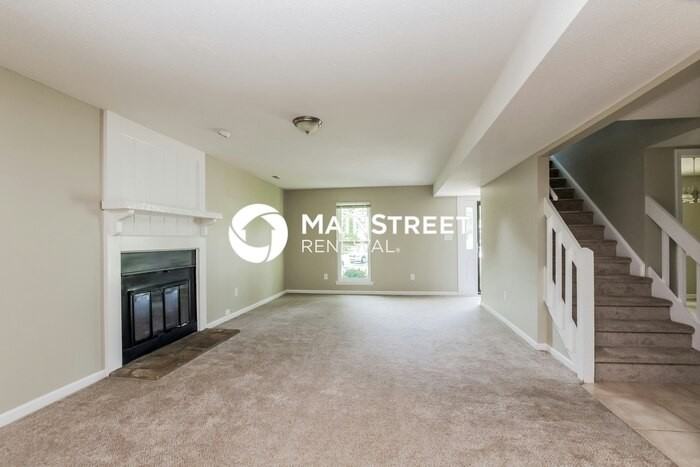 11804 Larkridge Ct - Photo 3 of 17