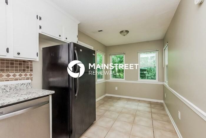 11804 Larkridge Ct - Photo 5 of 17