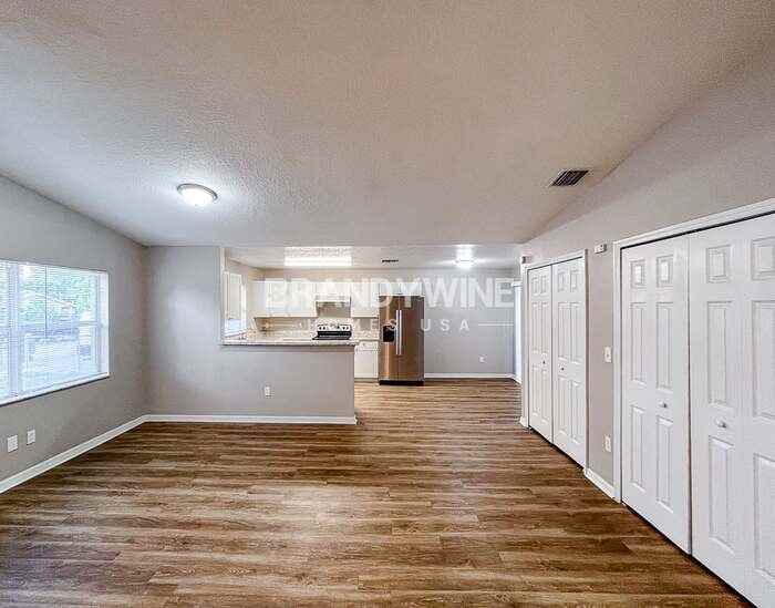 3912 E Powhatan Ave - Photo 2 of 25