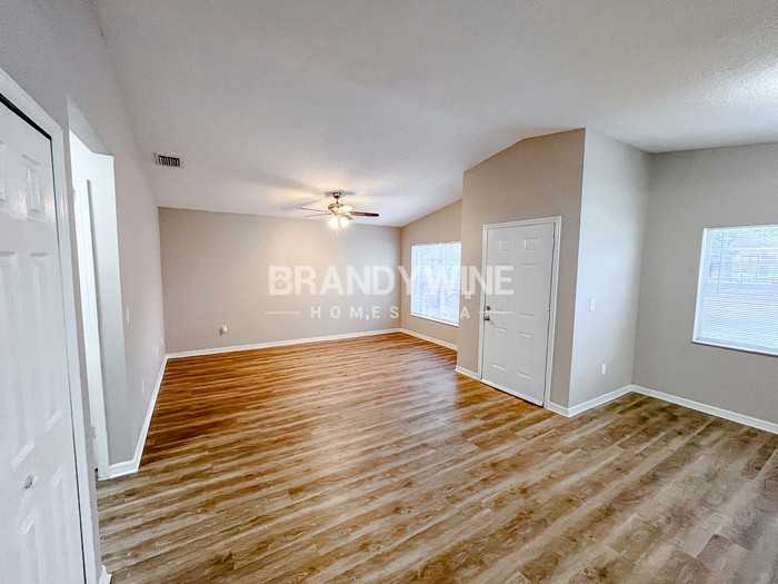 3912 E Powhatan Ave - Photo 5 of 25