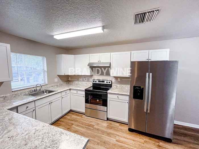 3912 E Powhatan Ave - Photo 7 of 25