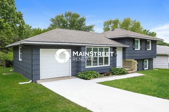 6311 East 102nd Terrace - Photo 2 of 18