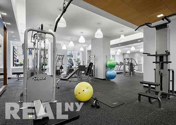 W 93rd St #10J - Photo 6 of 7