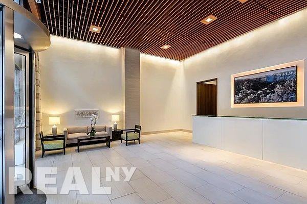 W 93rd St #9G - Photo 5 of 7