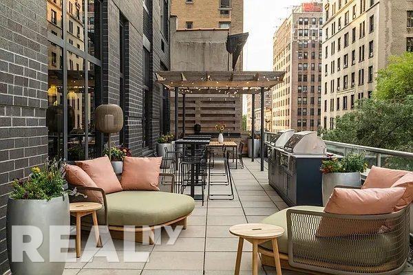 W 93rd St #9G - Photo 7 of 7