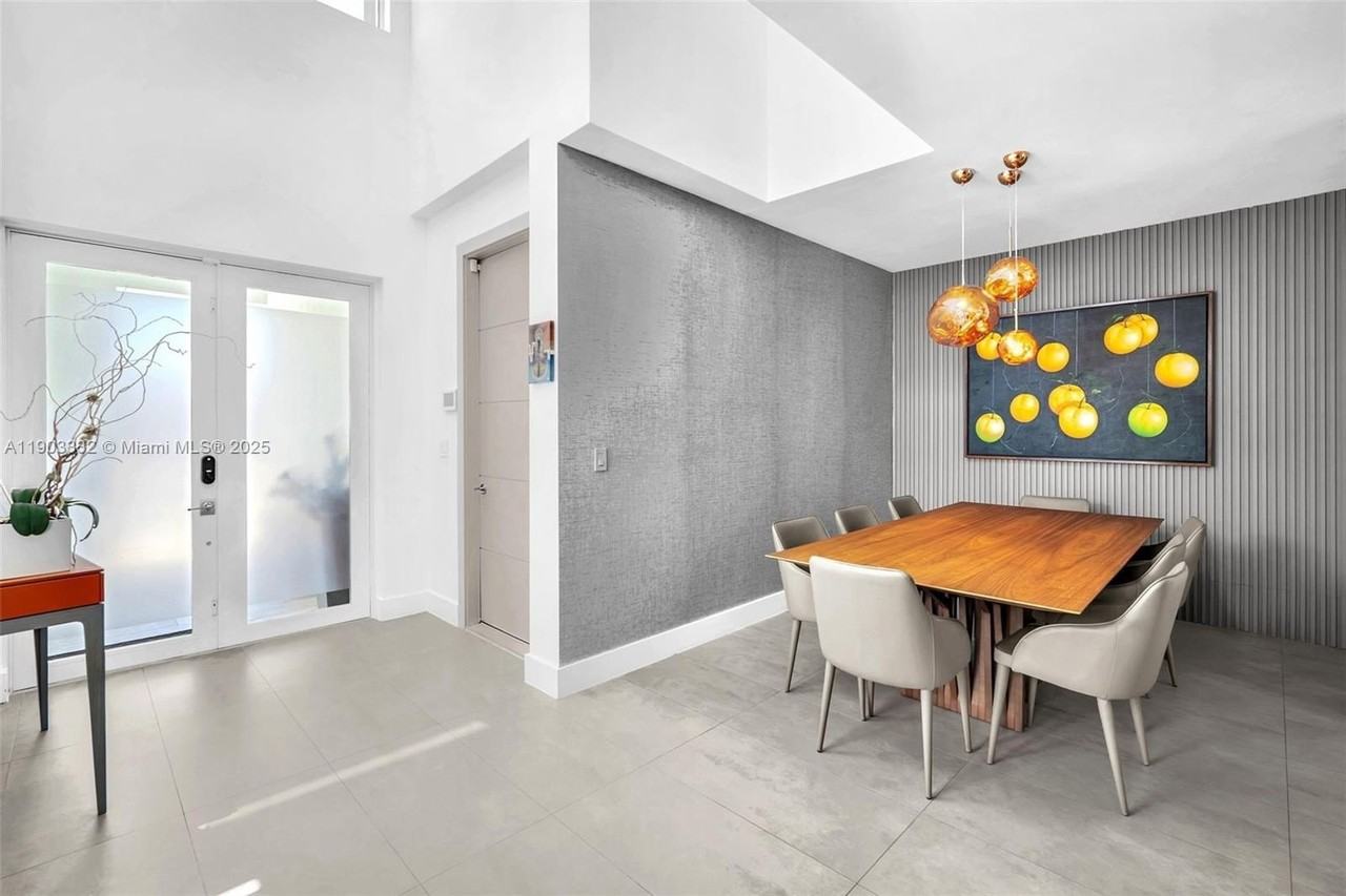 3167 Sw 25th St #1 - Photo 5 of 42