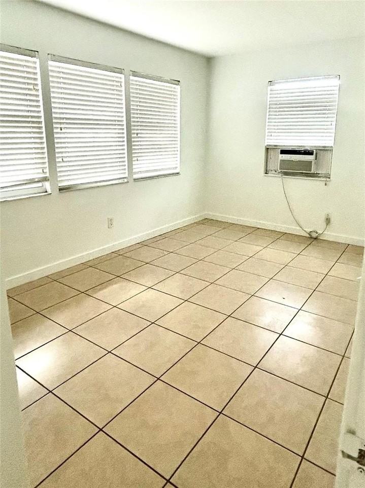 2695 Fruitville Rd - Photo 7 of 13